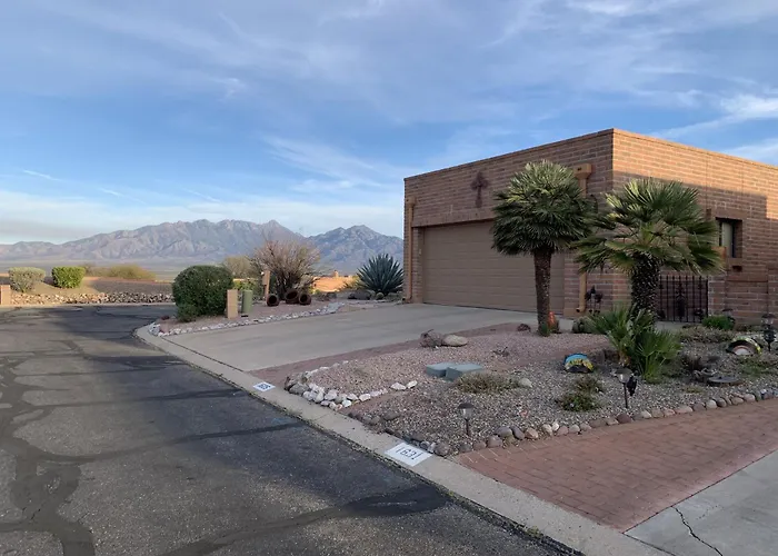 Garden With Mountain & Desert Views Holiday home *