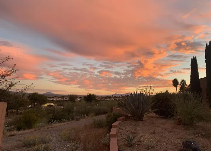 Garden With Mountain & Desert Views Holiday home Green Valley