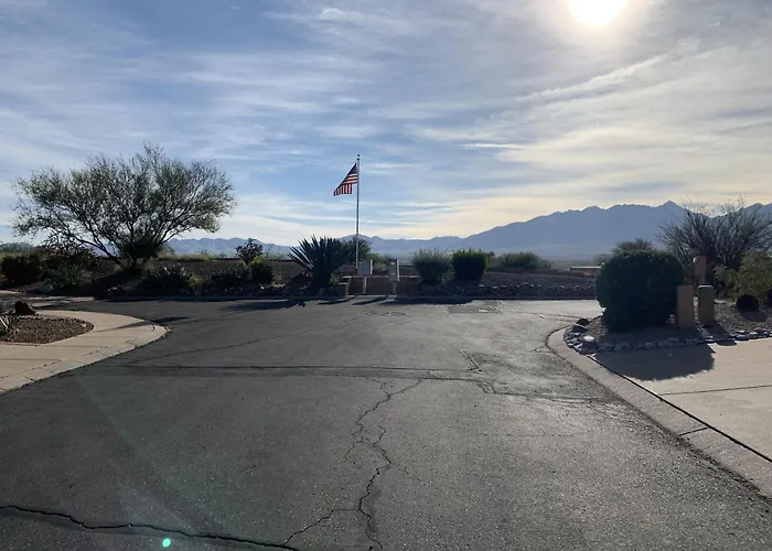 Garden With Mountain & Desert Views * Green Valley
